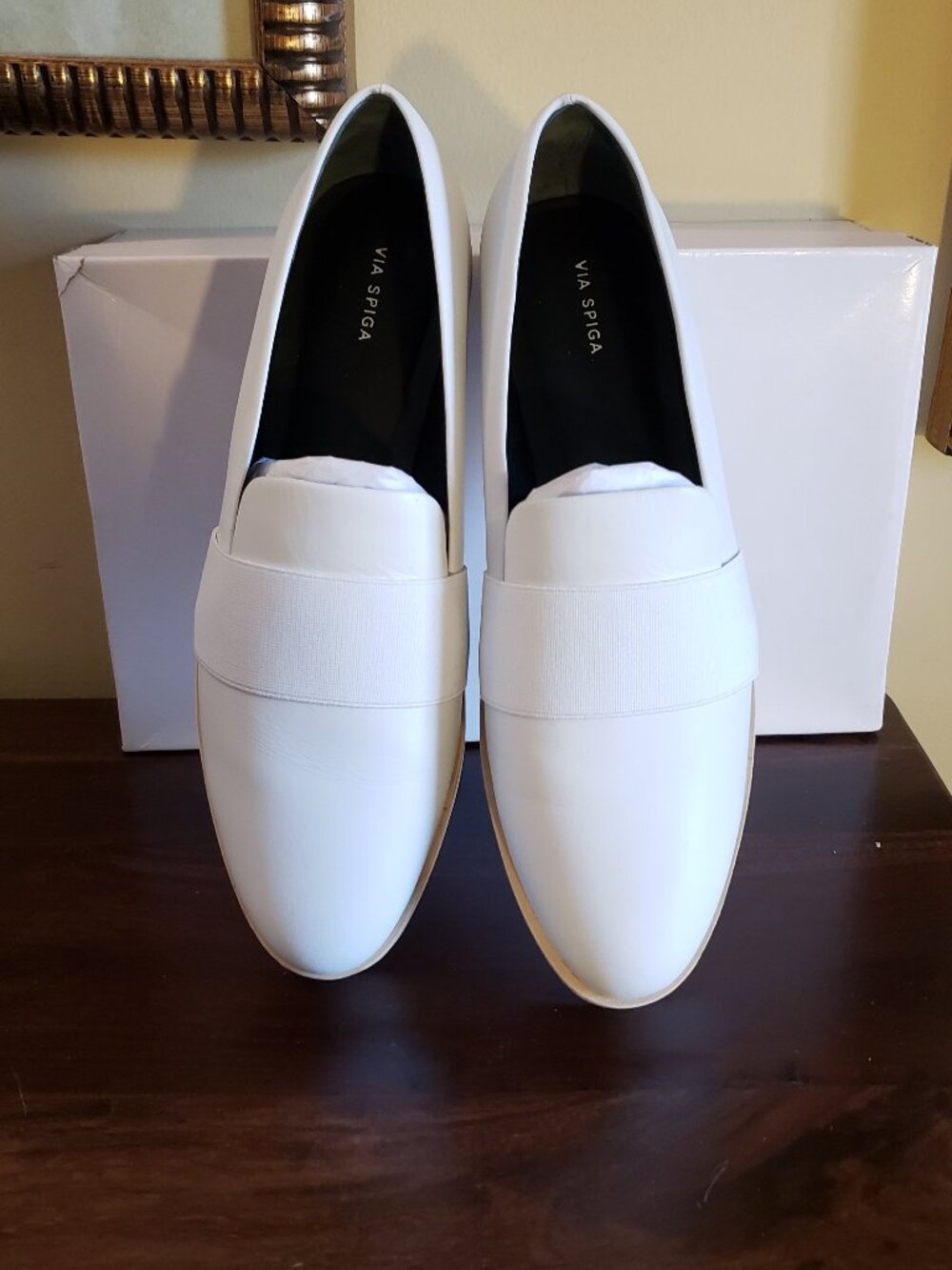 New Via Spiga Tyson Porcelain LE/ Color White/ Size 9M Retail 165.00